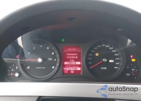 2009 Pontiac G8 из США, поврежденный, VIN 6G2ER57759L180820